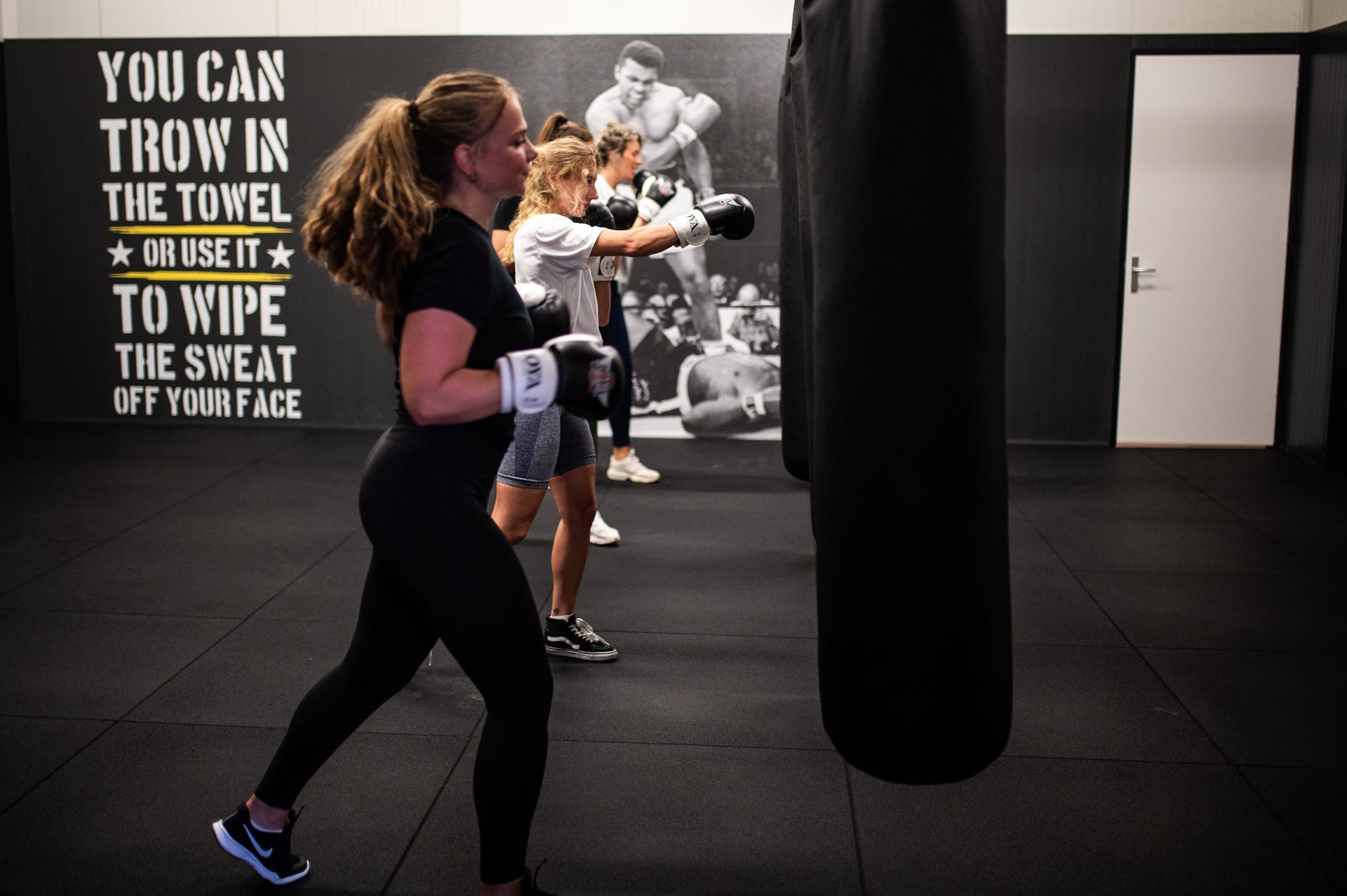 Bokshandschoenen voor Dames,  alles wat je moet weten voor de perfecte pasvorm!