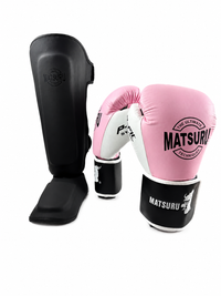 Matsuru Fighting Black Shadow Bundel – Handschoenen & Scheenbeschermers 14 oz