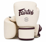 Fairtex bokshandschoenen van leer voor boksen en kickboksen in wit met rood