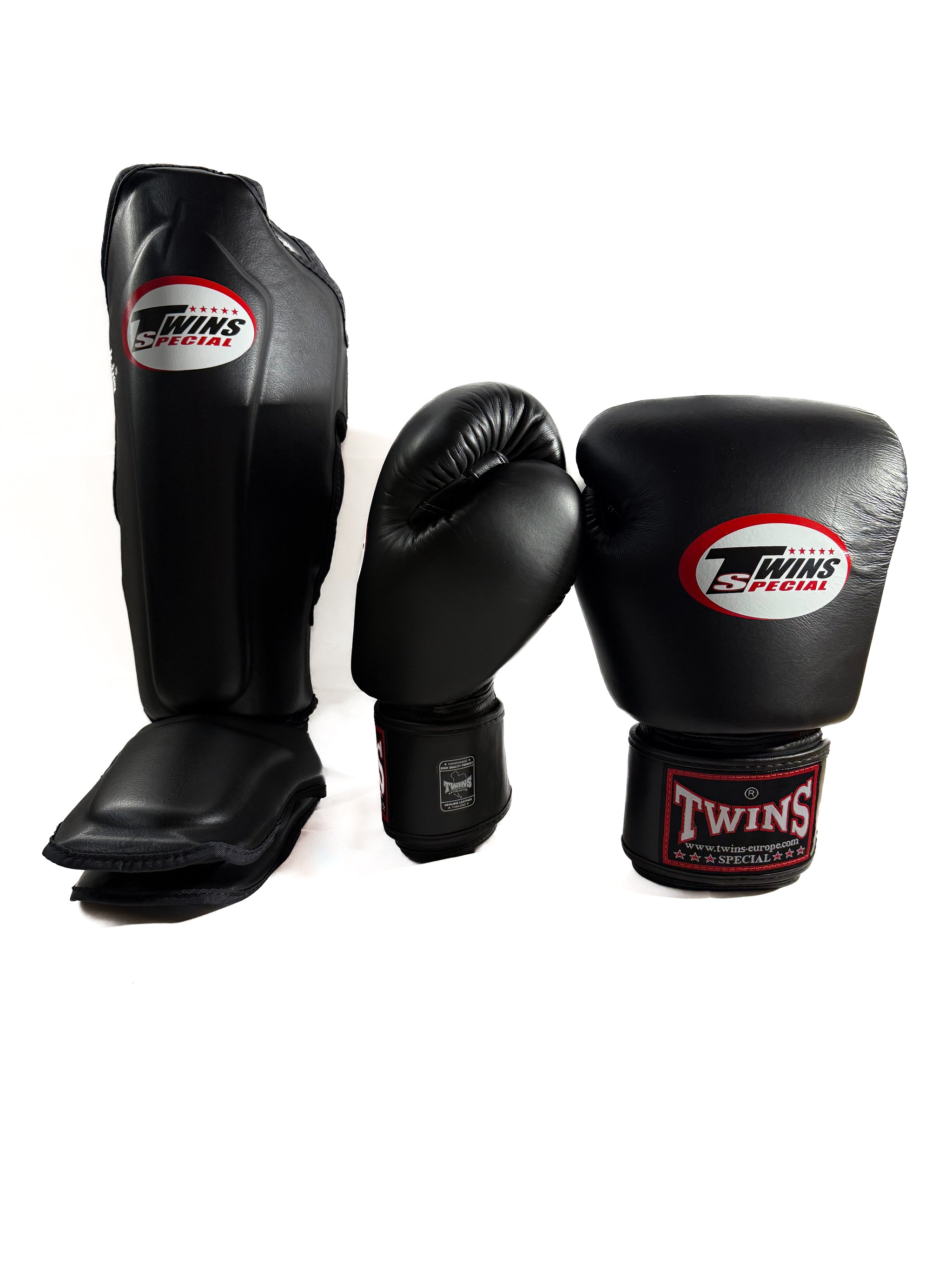 Twins Bundel – BGVL3 Air Handschoenen & BSGL10 Scheenbeschermers 16 oz
