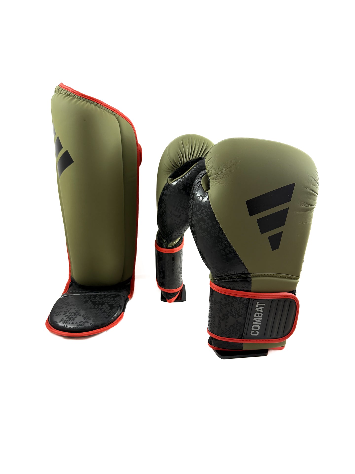 adidas Combat 50 Bundel – Handschoenen & Scheenbeschermers Legergroen 14 oz