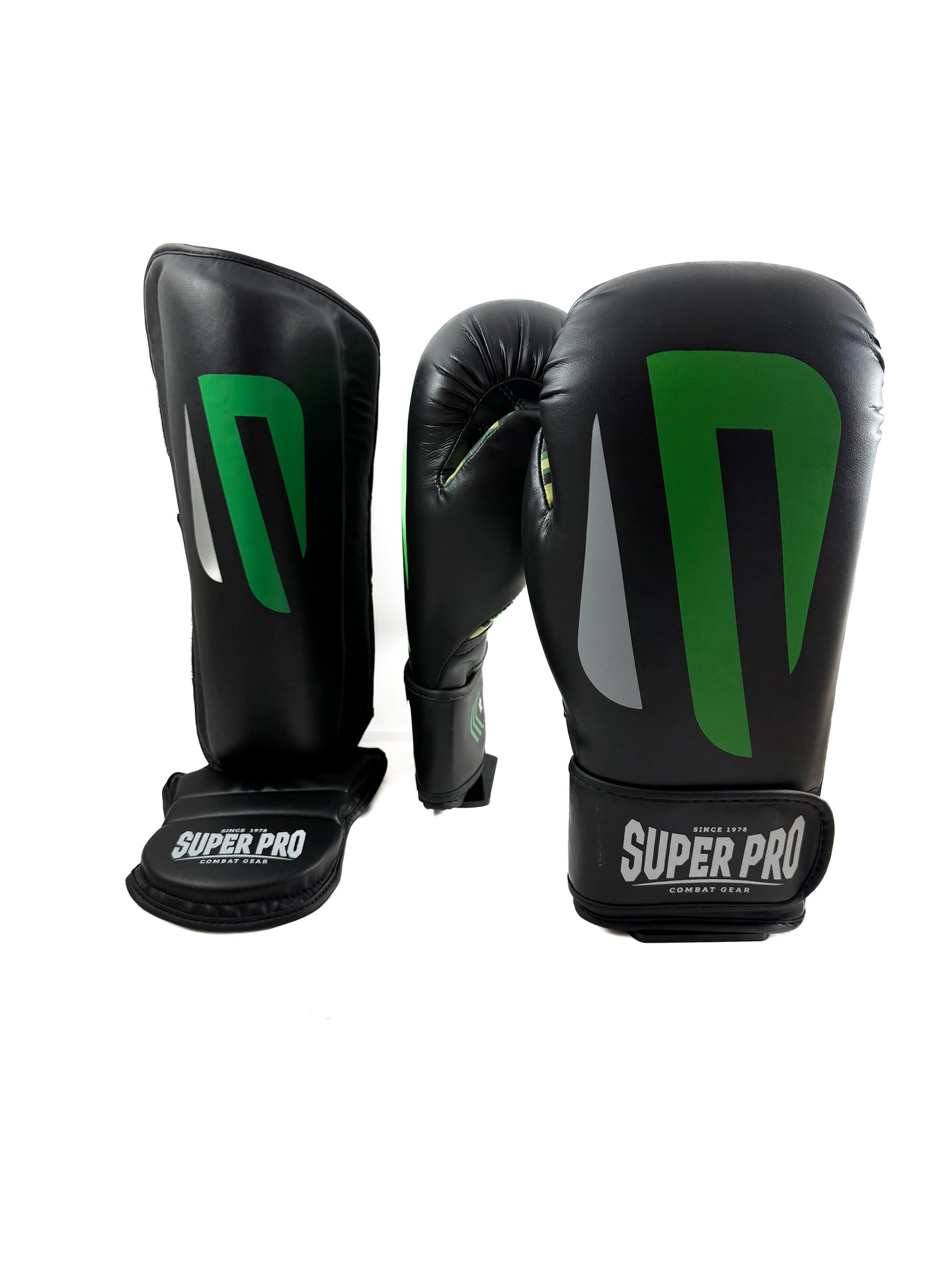 Super Pro Combat Gear No Mercy Bundel – Handschoenen & Scheenbeschermers 12 oz