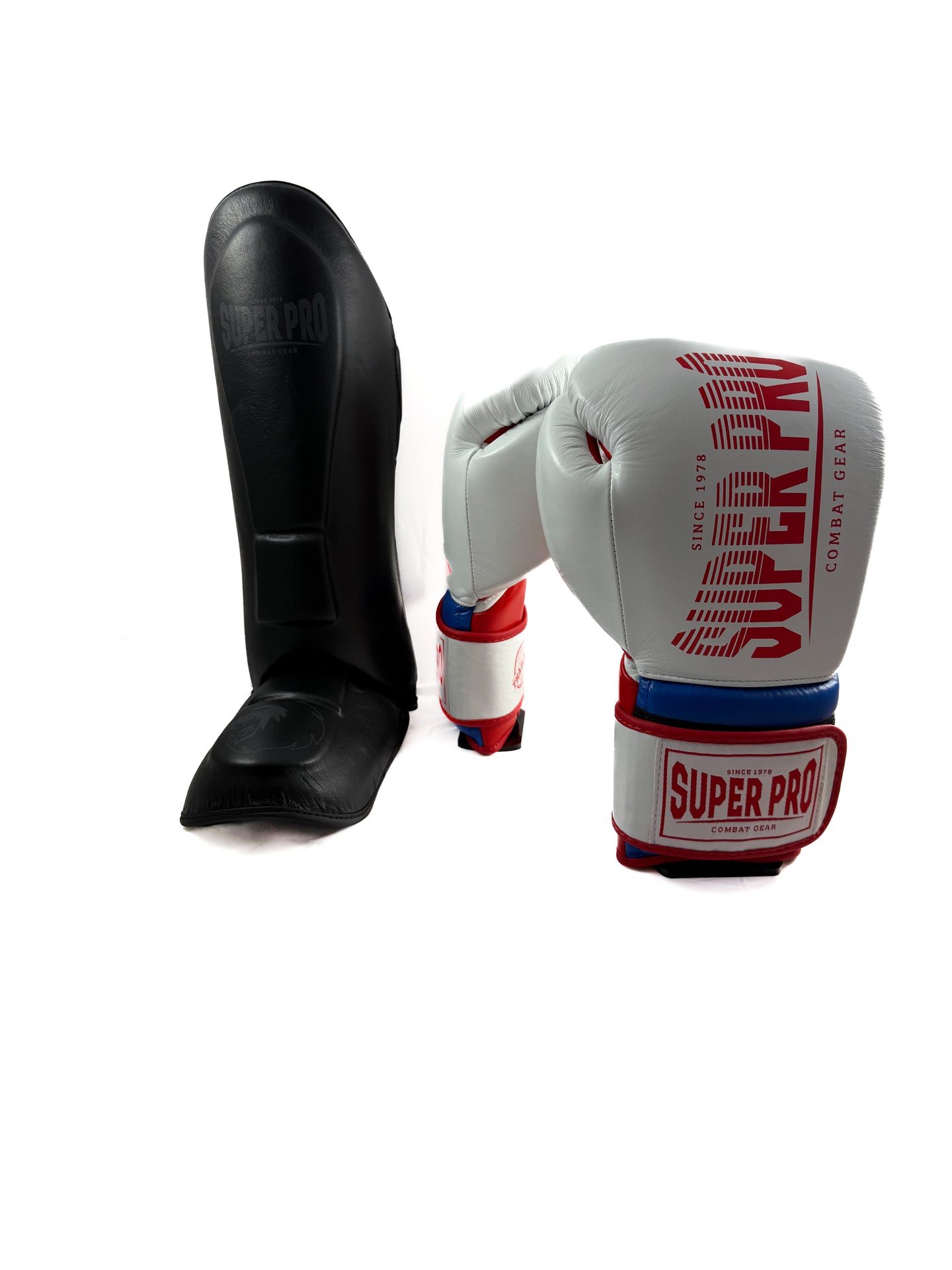 Super Pro Combat Gear Bundel – Stripes Handschoenen & Guardian Scheenbeschermers 12 oz