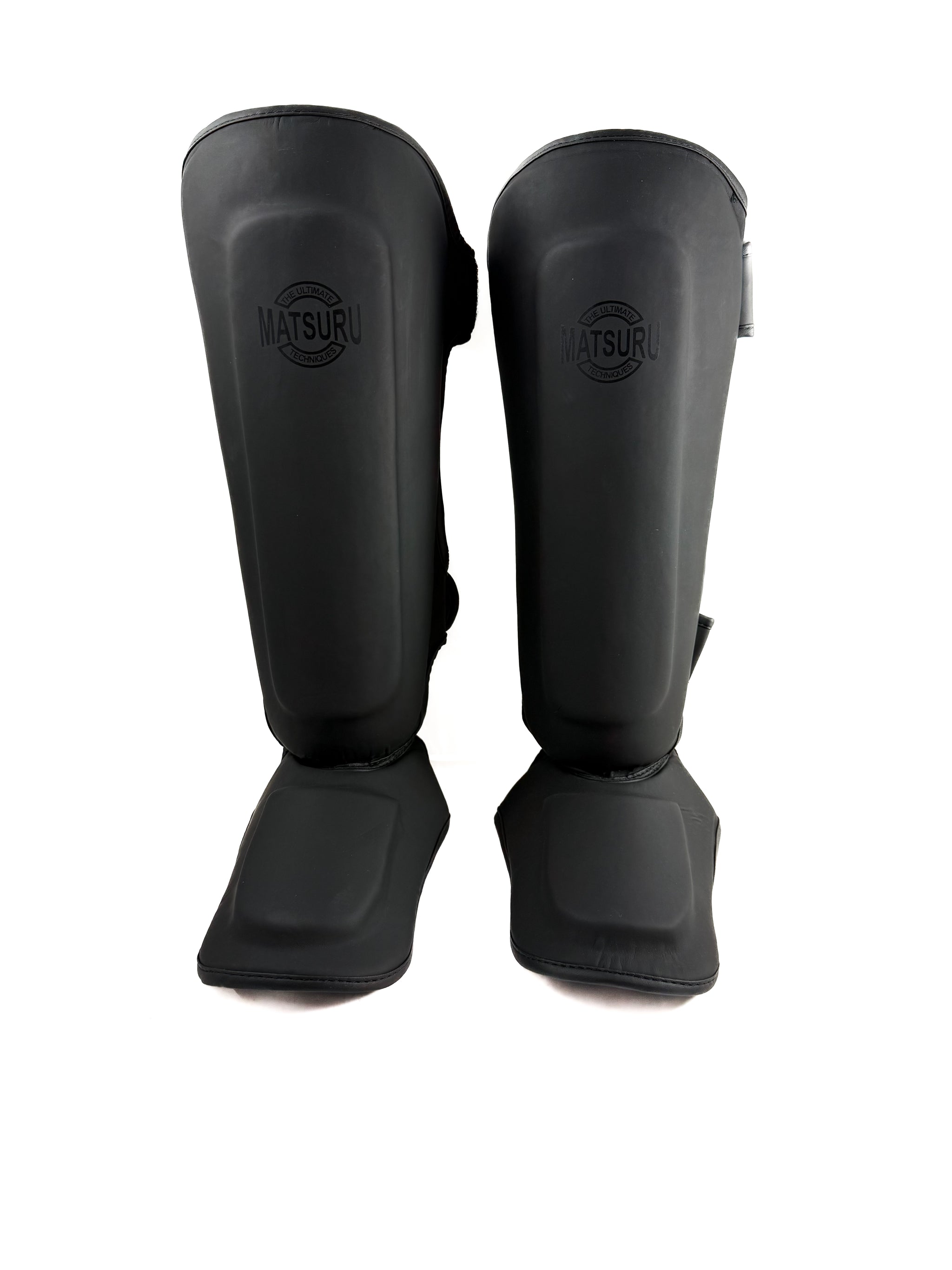 Matsuru Fighting Black Shadow Bundel – Handschoenen & Scheenbeschermers 12 oz