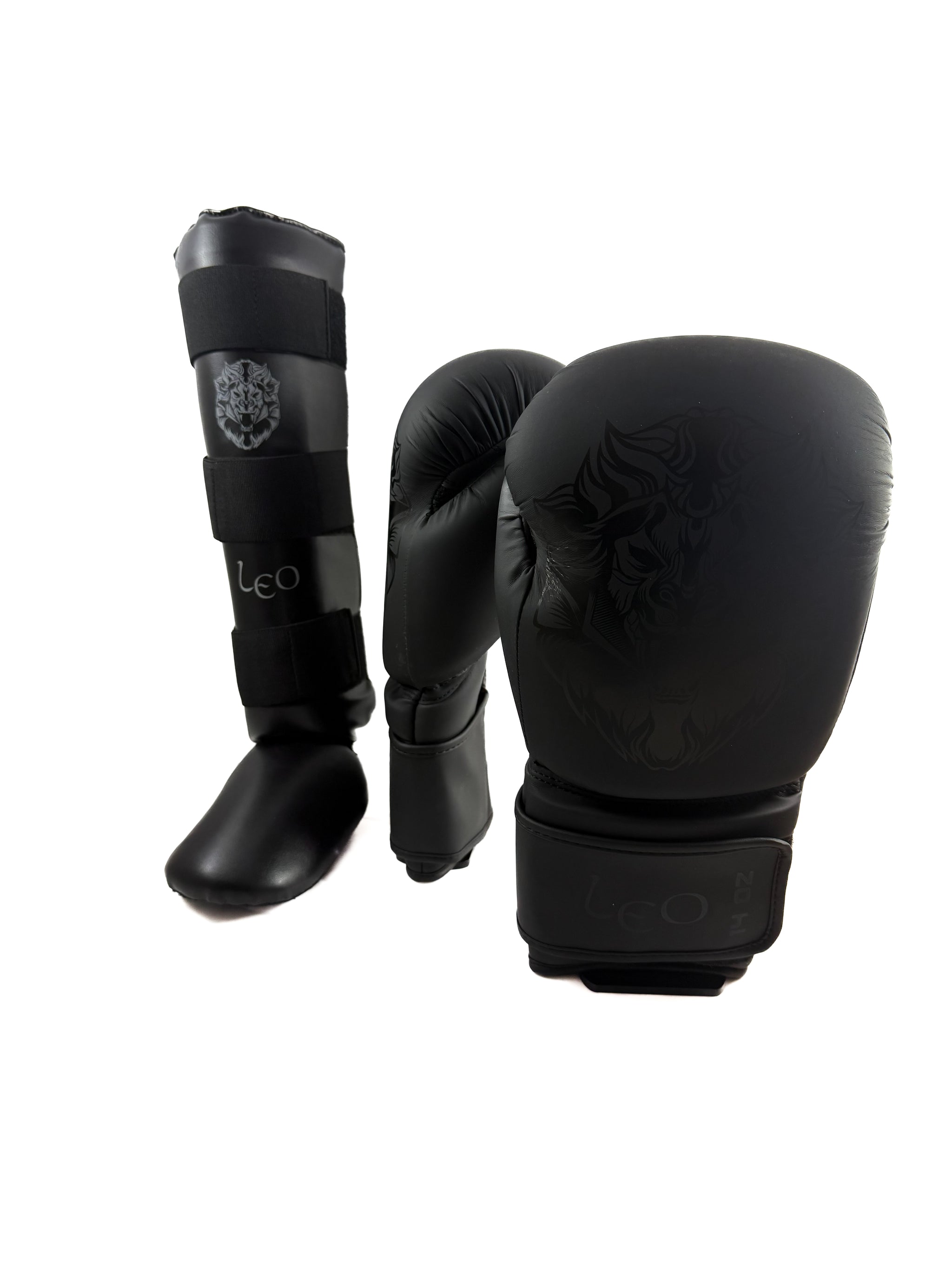 LEO Starter Bundel – Osaka Handschoenen & Voorgevormde Scheenbeschermers 14 oz