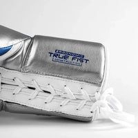 Rival bokshandschoenen veters in de kleuren grijs en blauw