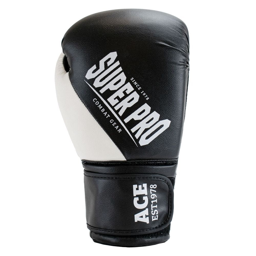 Superpro ace (kick)bokshandschoen in de kleuren zwart en wit
