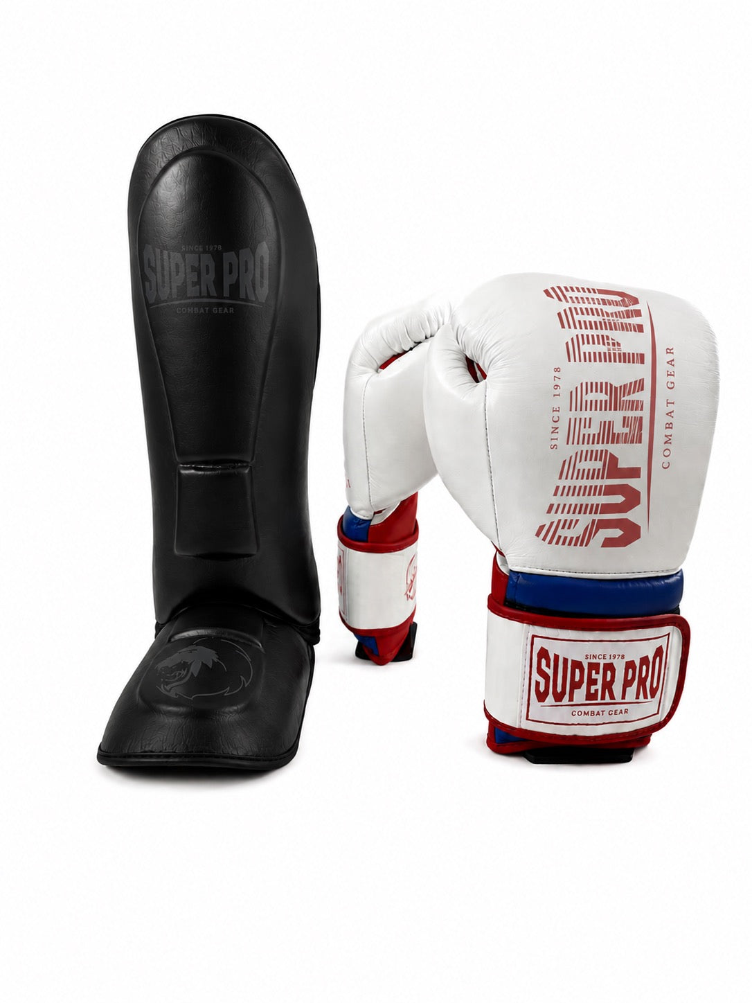 Superpro kickboksen leer in de kleuren wit blauw en rood