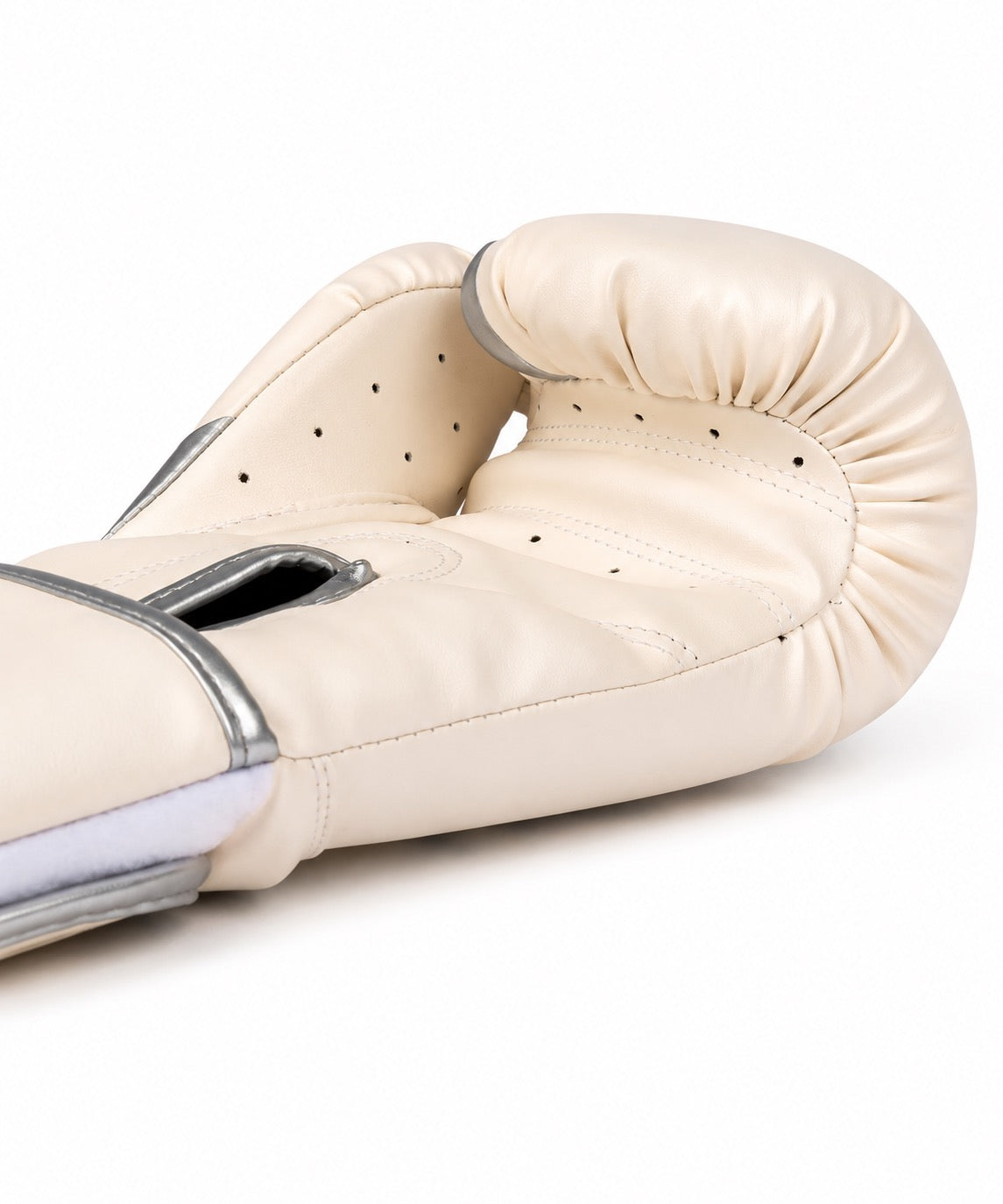 Venum bokshandschoenen wit en zilver