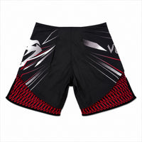 Venum fightshort voor mma en kickboksen zwart en rood