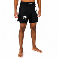 Venum Light 5.0 Fightshort Zwart/Wit